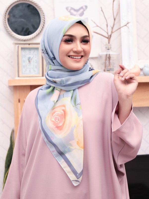 RANUNCULUS COLLECTION IN FANCY – BABY BLUE