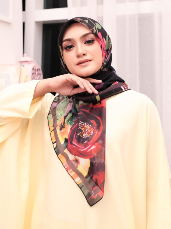 RANUNCULUS COLLECTION IN FANCY – BLACK RED